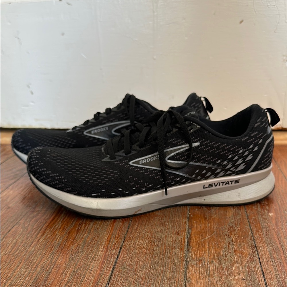 Brooks Levitate Men's Black Running Shoes